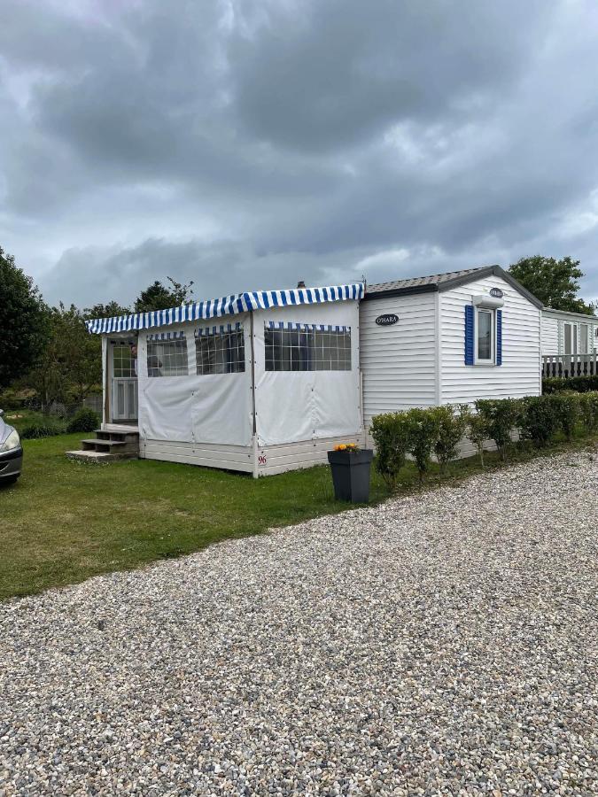 Mobil-Home 4/6 Personnes , Terrasse Couverte ,Piscine Chauffee . Biville-sur-Mer Buitenkant foto