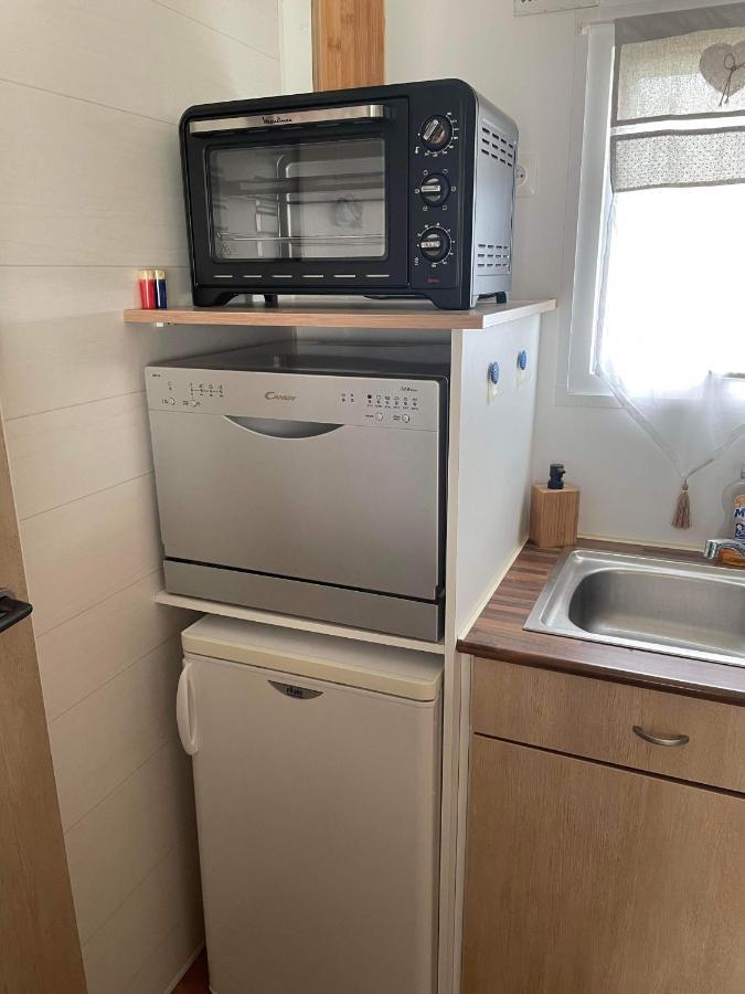Mobil-Home 4/6 Personnes , Terrasse Couverte ,Piscine Chauffee . Biville-sur-Mer Buitenkant foto
