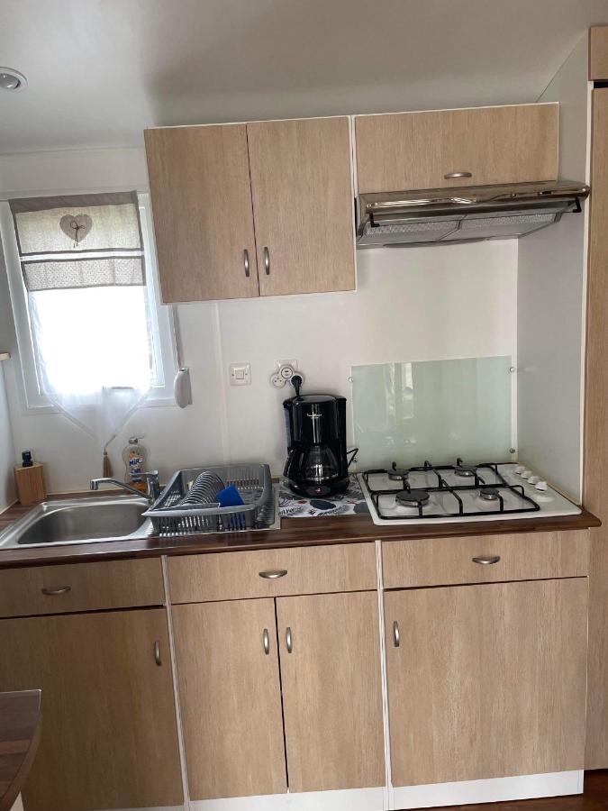 Mobil-Home 4/6 Personnes , Terrasse Couverte ,Piscine Chauffee . Biville-sur-Mer Buitenkant foto